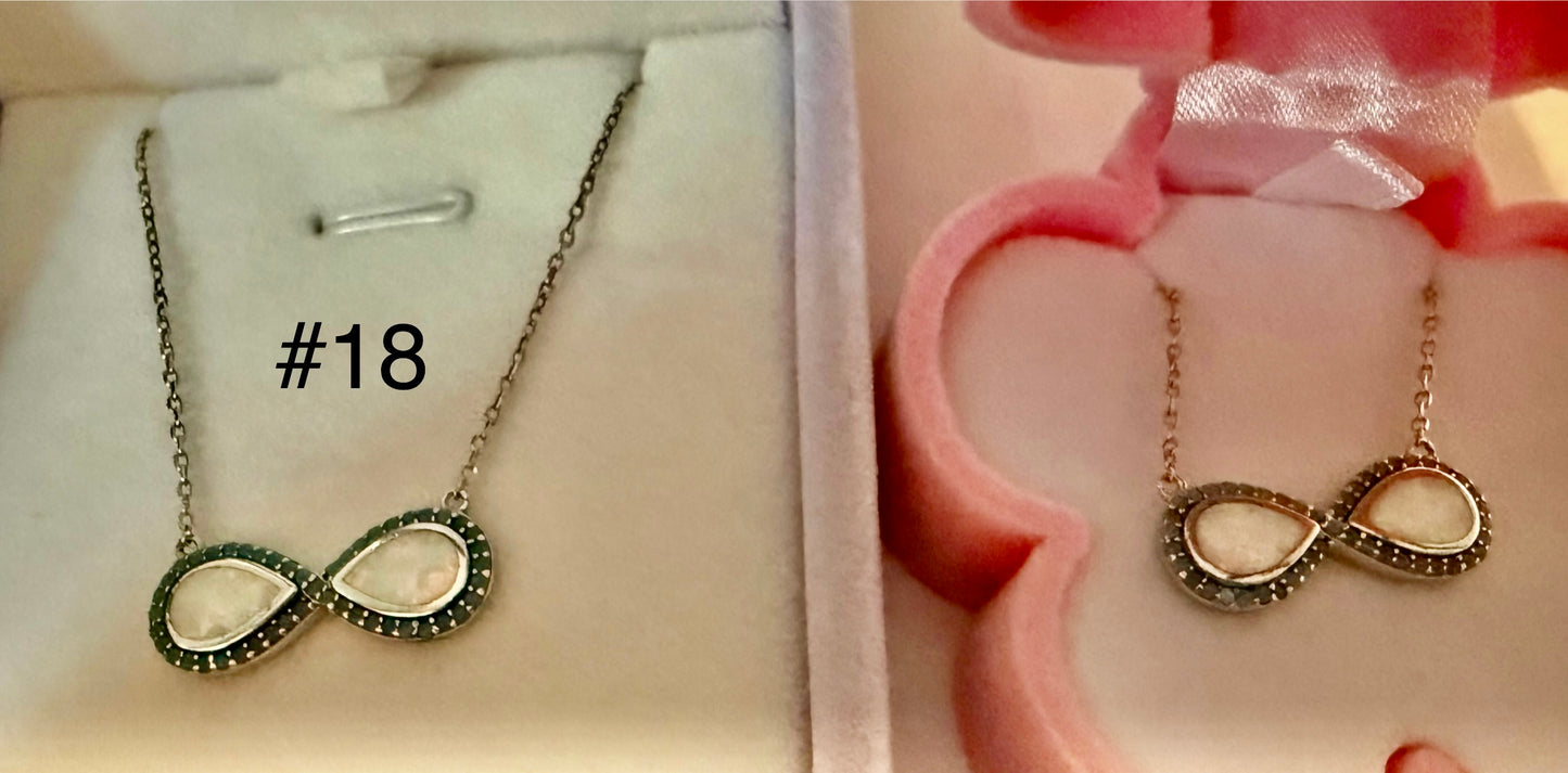 “Mommy & Me” Reveal - Adult & Child Matching Necklaces